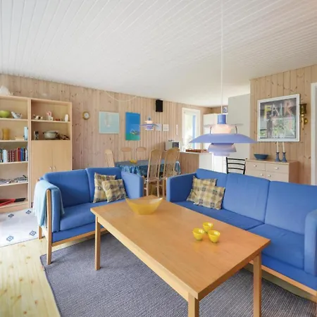 Three Bedroom Holiday In Ebeltoft